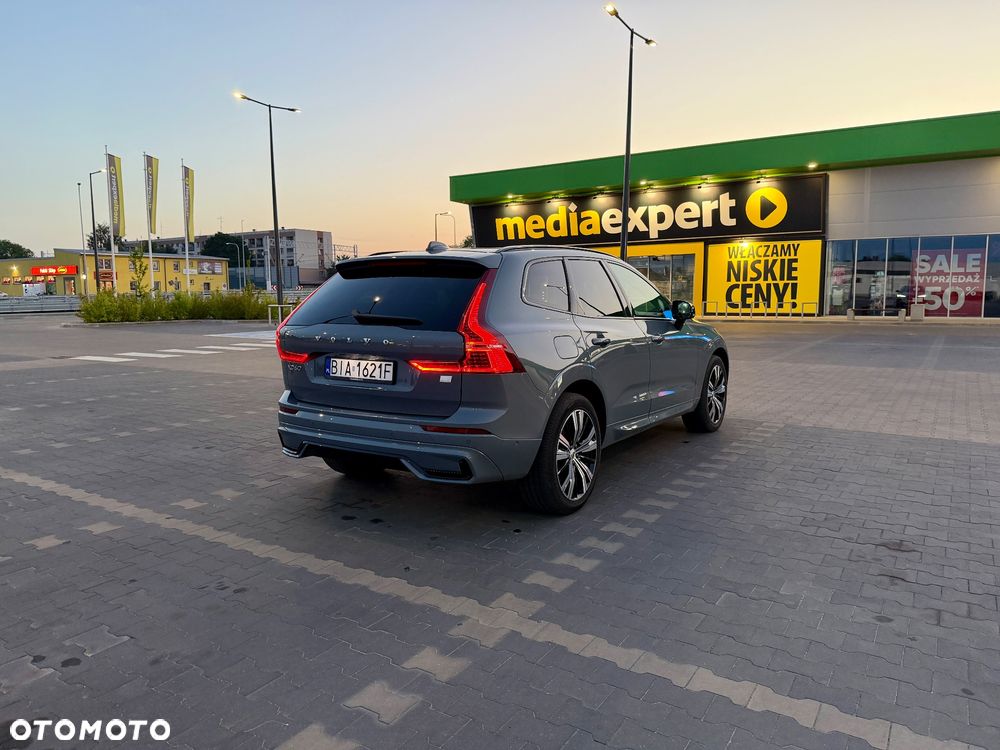 Volvo XC 60 T8 Plug-In Hybrid AWD Ultra Black Edition - 4