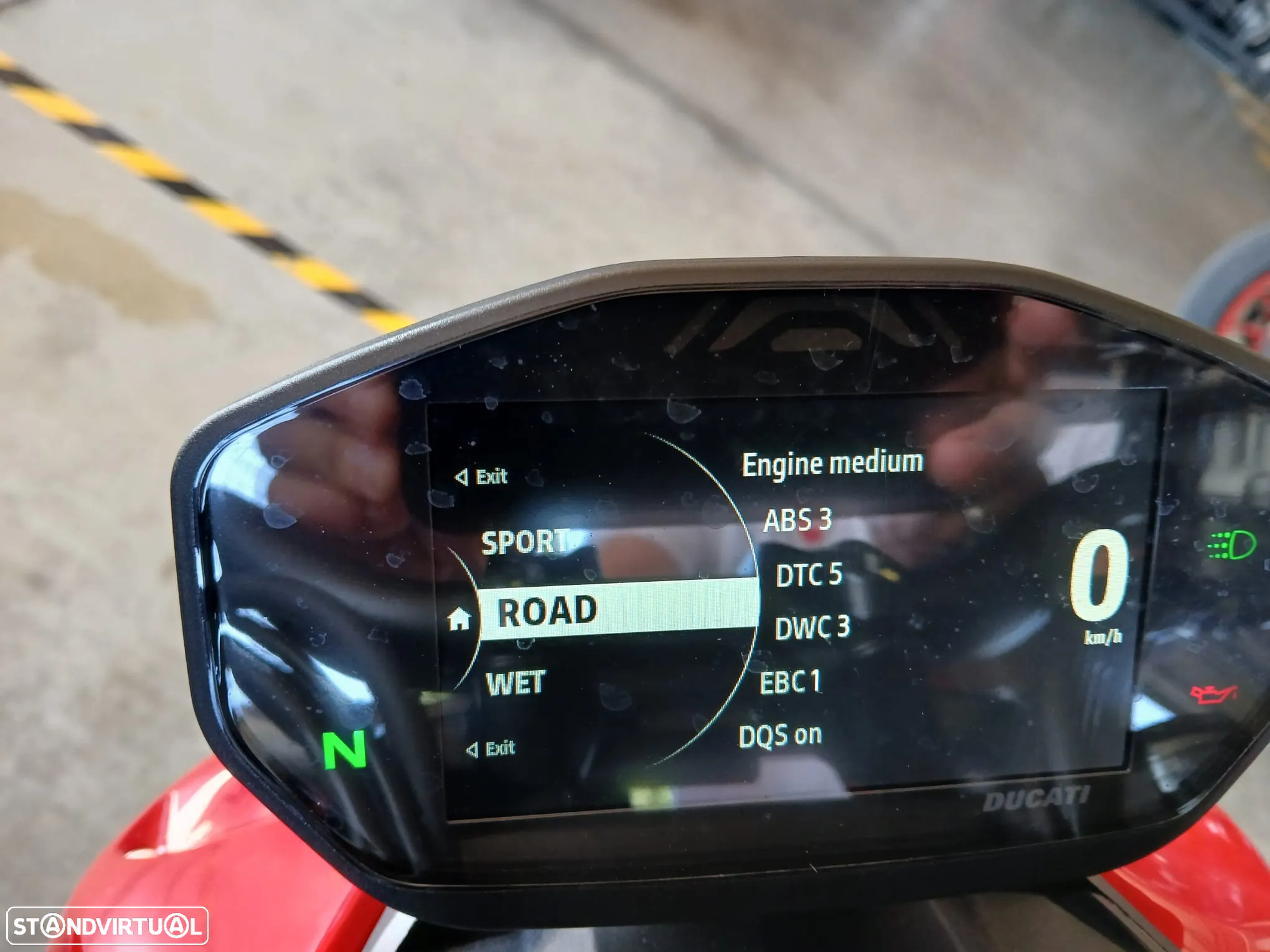 Ducati Streetfighter V2 - 11