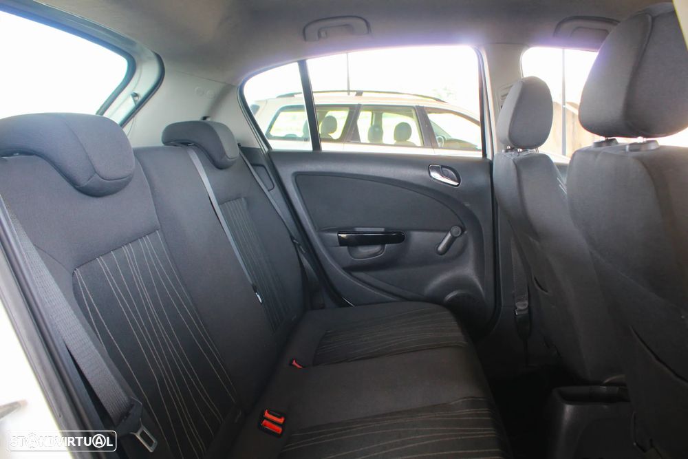 Opel Corsa 1.3 CDTI Enjoy EcoFLEX - 19