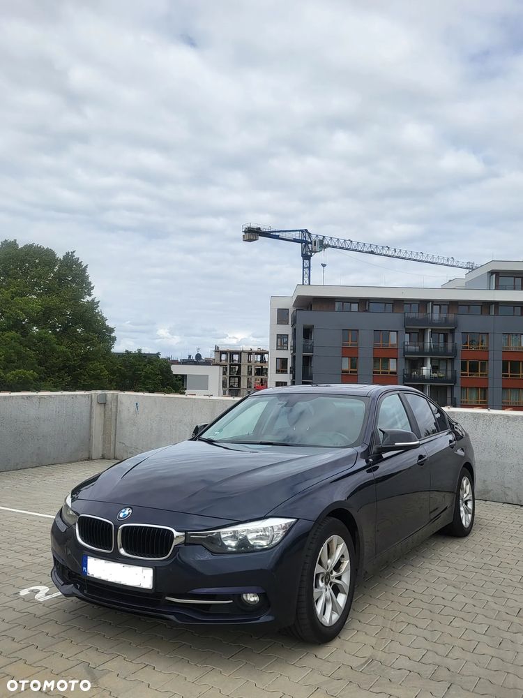 BMW Seria 3 320i - 3