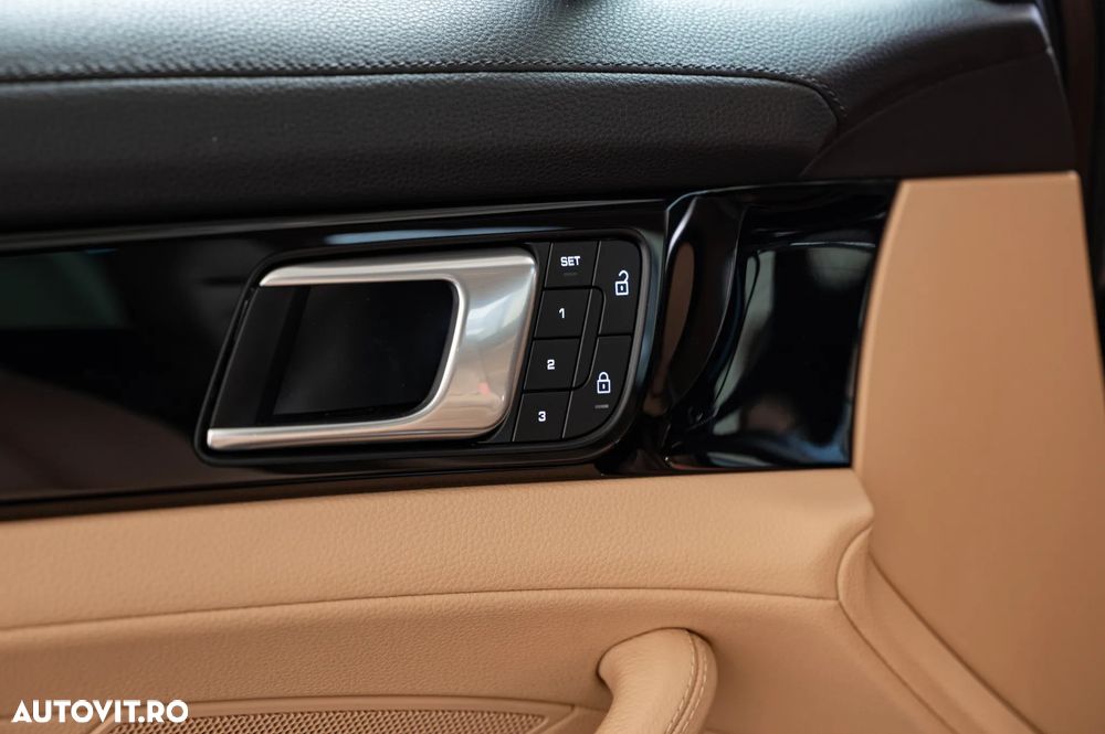 Porsche Panamera 4 E-Hybrid - 8