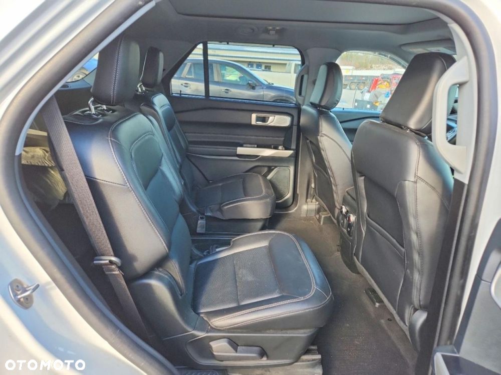 Ford Explorer - 10