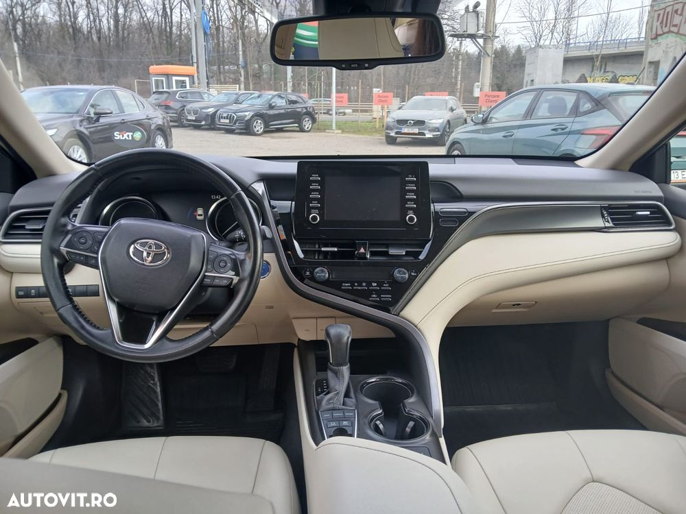 Toyota Camry 2.5 Dynamic - 9