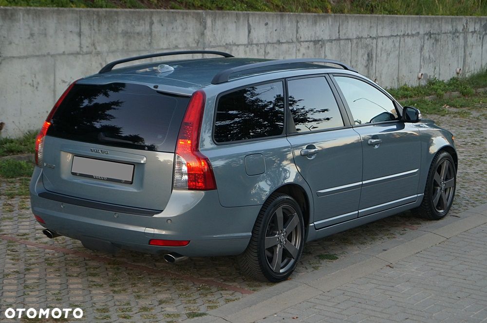 Volvo V50 D5 Momentum - 14