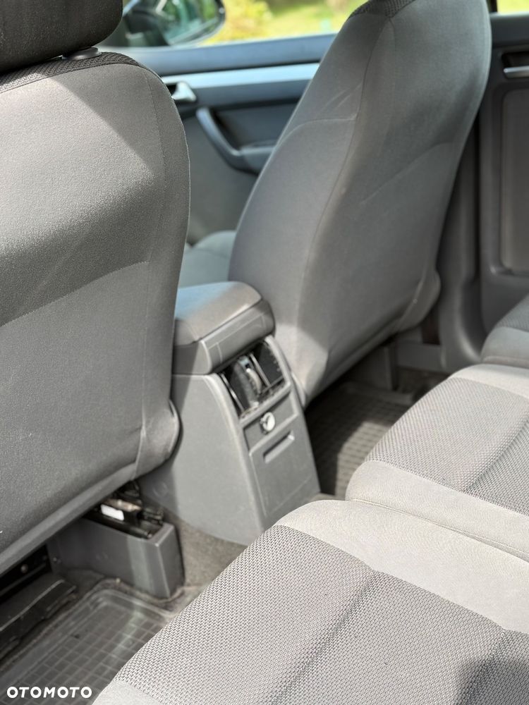 Volkswagen Touran 1.2 TSI BlueMot CityLine - 22