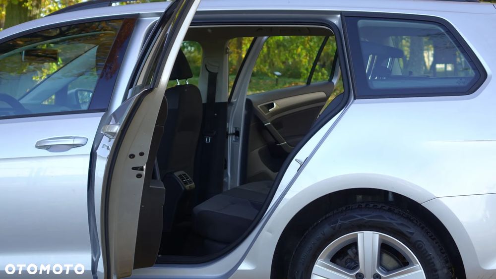 Volkswagen Golf 1.6 BlueTDI DSG Comfortline - 10