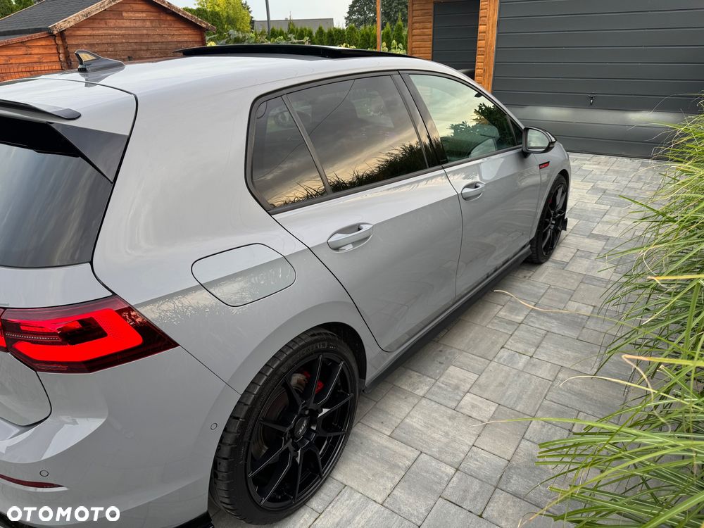 Volkswagen Golf - 6