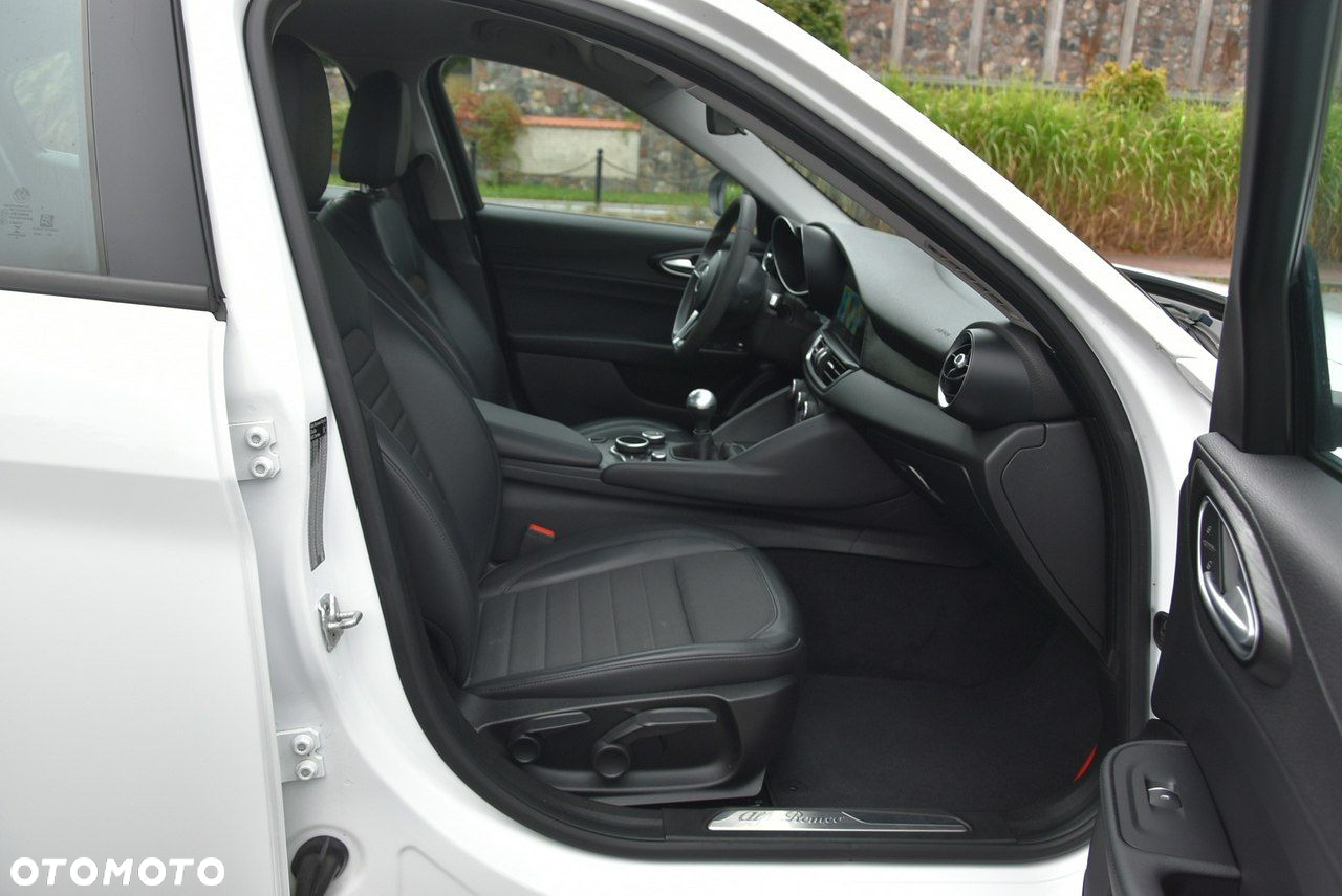 Alfa Romeo Giulia 2.2 Diesel - 12