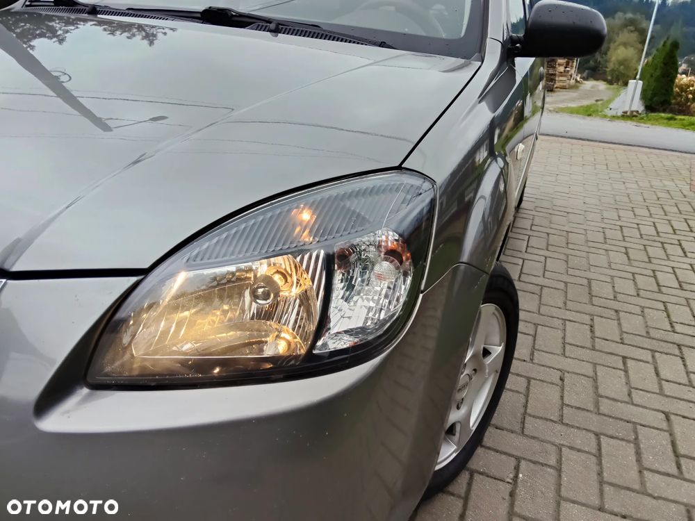 Kia Rio 1.4 EX Top - 31