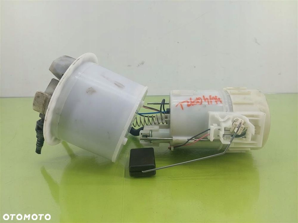 Pompa pompka paliwa Toyota Aygo I 2005-2014 1,0 12V B 770200H010 ORYGINAŁ - 4