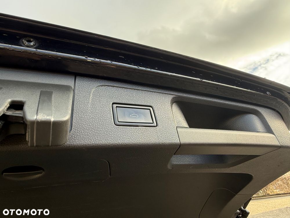 Volkswagen Passat 1.6 TDI SCR DSG Comfortline - 24