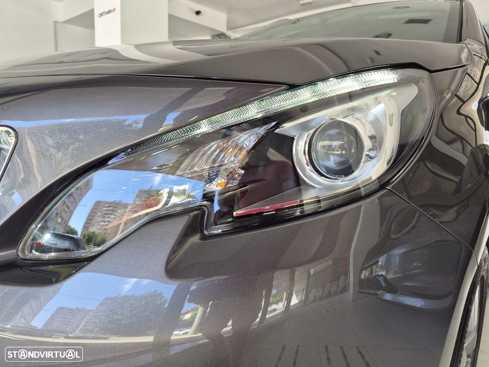 Peugeot 2008 1.2 PureTech Style - 13