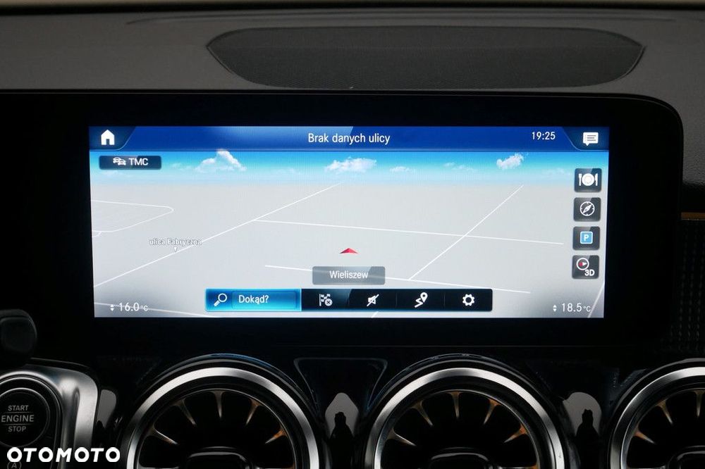 Mercedes-Benz GLB - 25