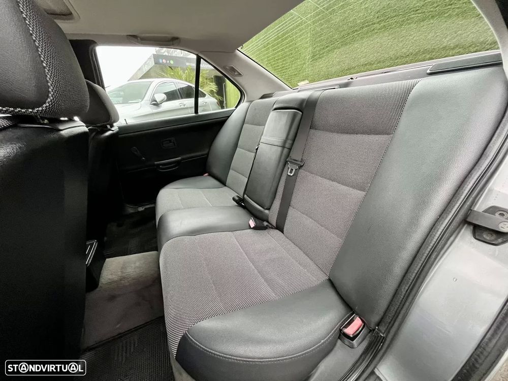 BMW 318 i Exclusive - 9