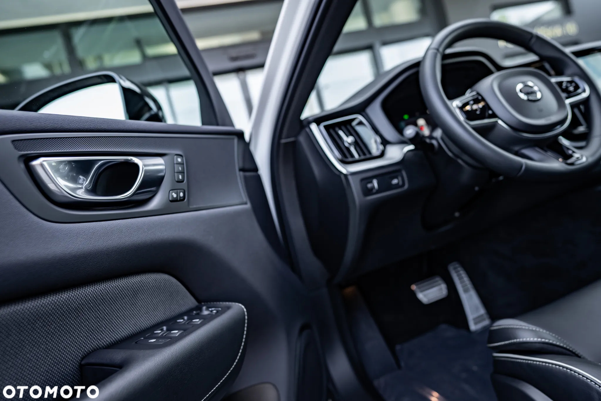 Volvo XC 60 B5 B AWD Geartronic RDesign - 17