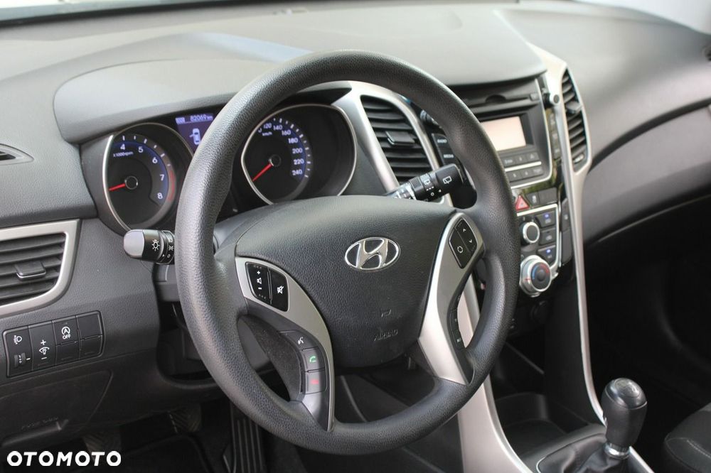 Hyundai i30 1.4 Family+ - 22
