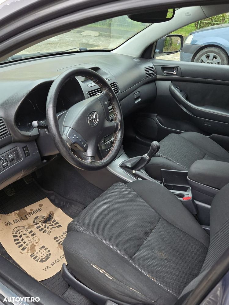 Toyota Avensis 2.0 D-4D C - 9