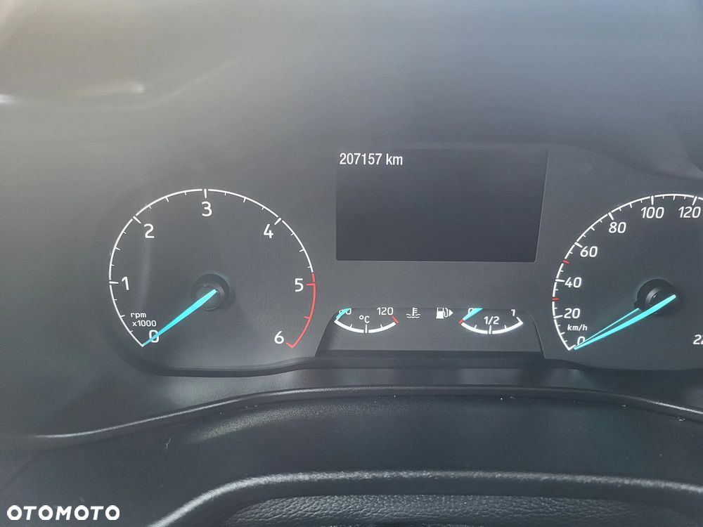 Ford Transit Connect - 8