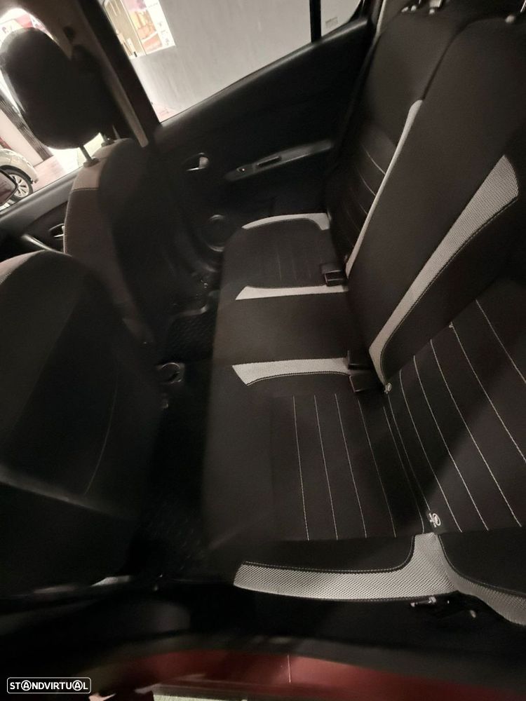 Dacia Sandero 0.9 TCe Stepway - 12