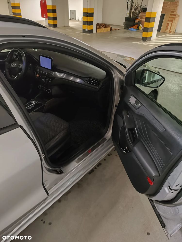 Ford Focus 1.5 EcoBoost ST-Line - 25