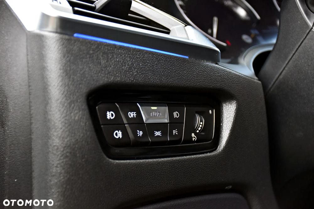 BMW Seria 3 320d Edition M Sport Shadow - 26