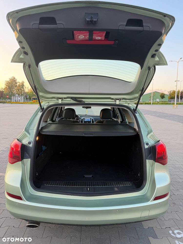 Opel Astra 2011 photo 4