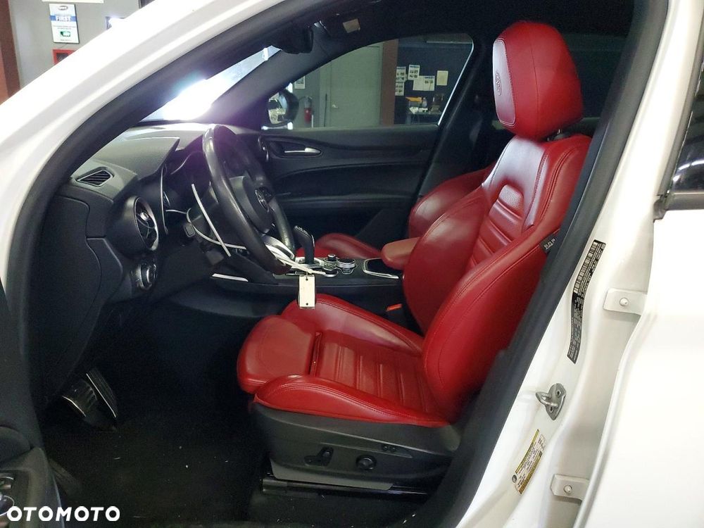 Alfa Romeo Stelvio 2.0 Turbo Q4 - 9