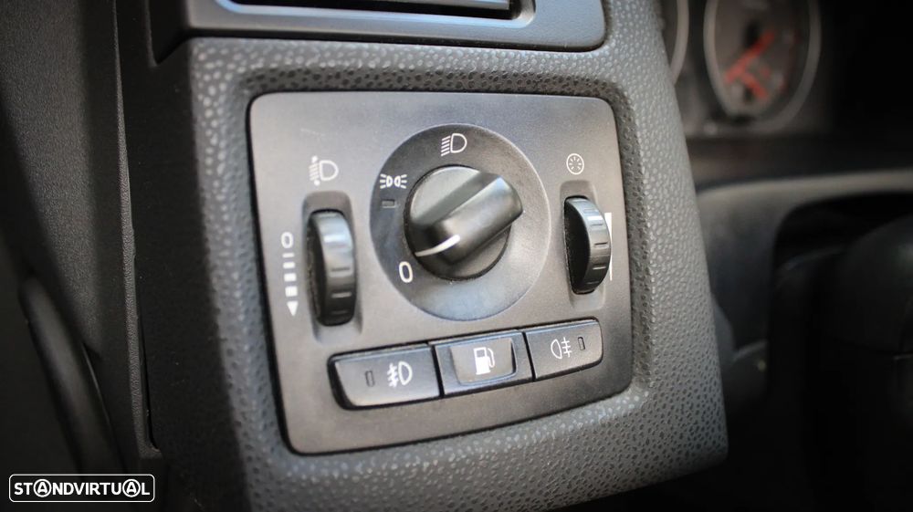 Volvo C70 2.4 D5 Summum Geartronic - 21