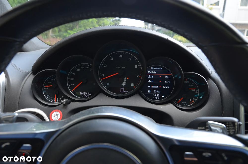 Porsche Cayenne Platinum Edition - 22