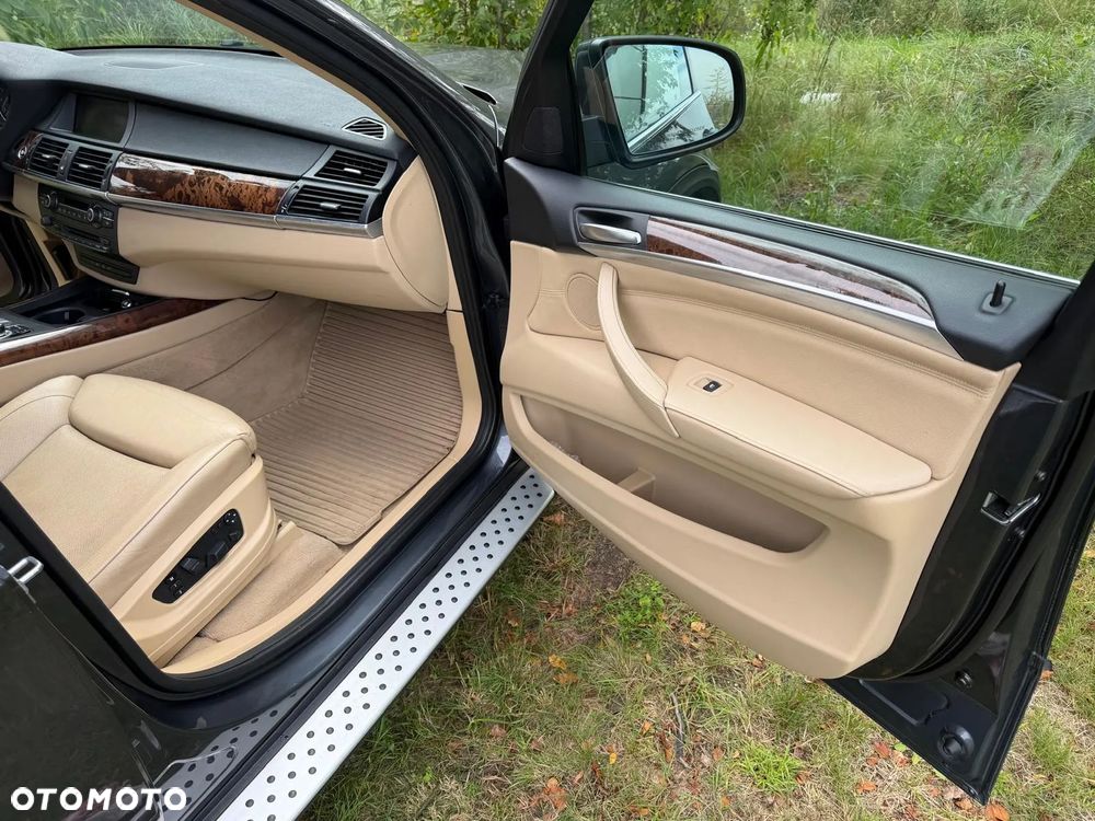BMW X5 xDrive35i Edition Exclusive - 13