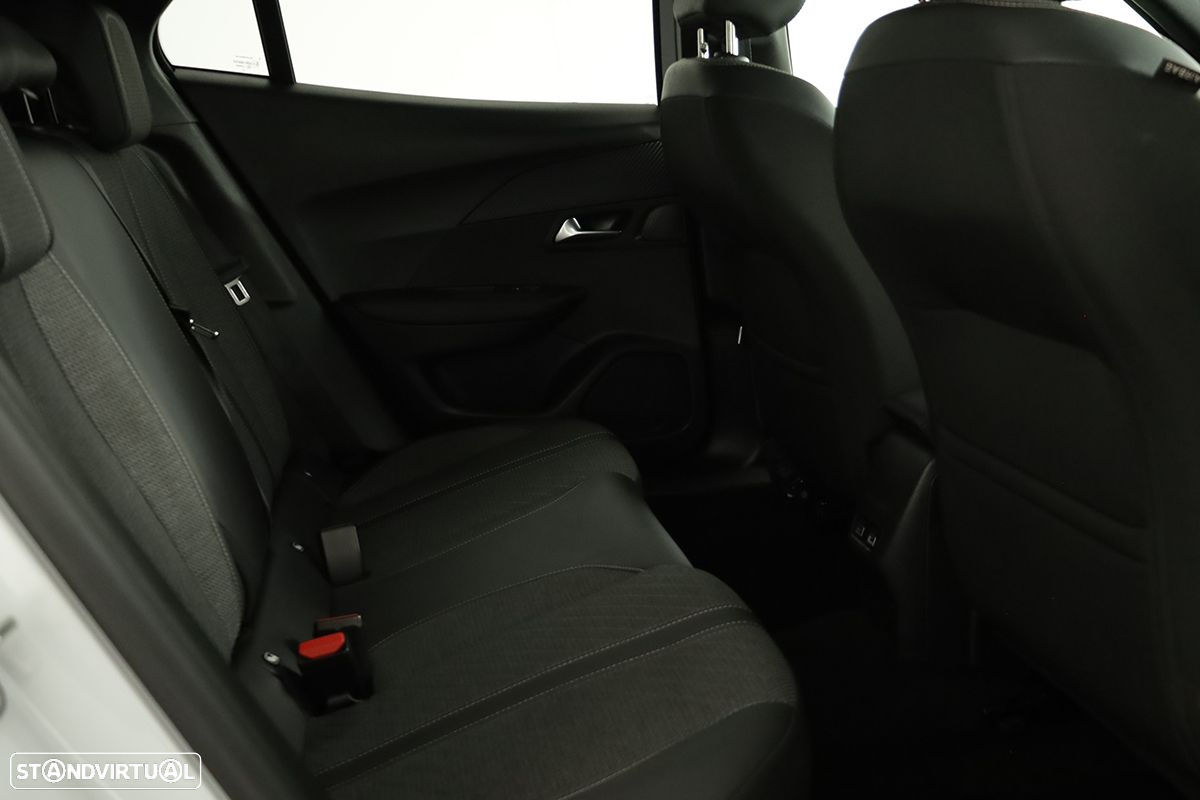 Peugeot 2008 1.2 PureTech Allure - 24