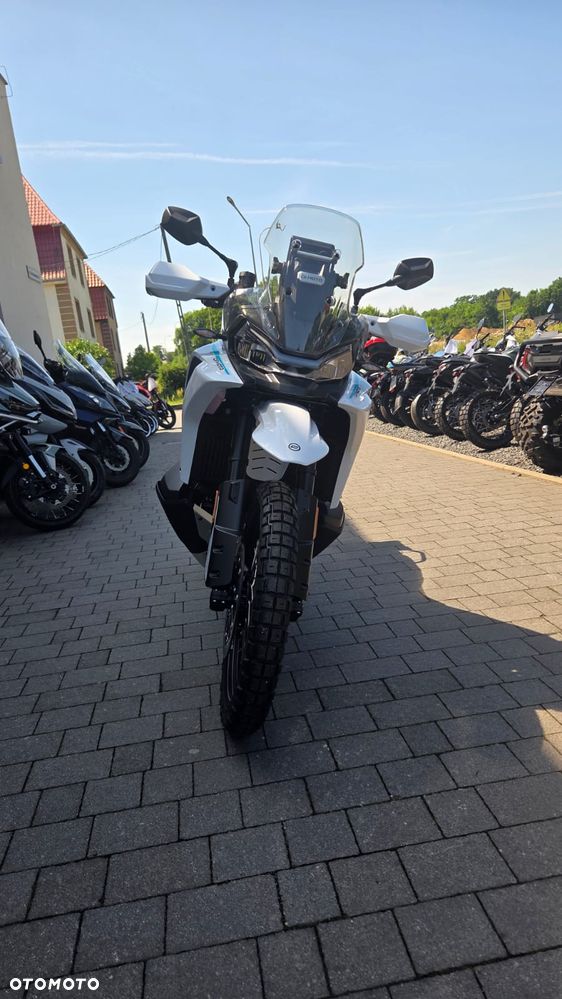 CFMoto MT-X - 2
