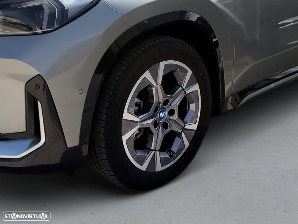 BMW iX1 eDrive20 xLine - 4