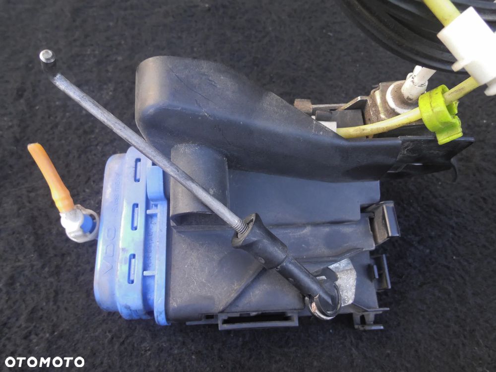 AUDI A4 B5 ZAMEK DRZWI PRAWY TYŁ 8D0839016A ORYGINAŁ - 2