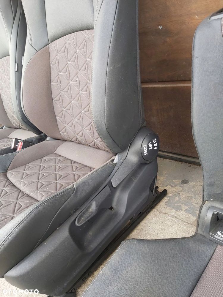 Toyota Yaris Cross Fotel przód lewy prawy skóra kanapa tył Komplet - 5