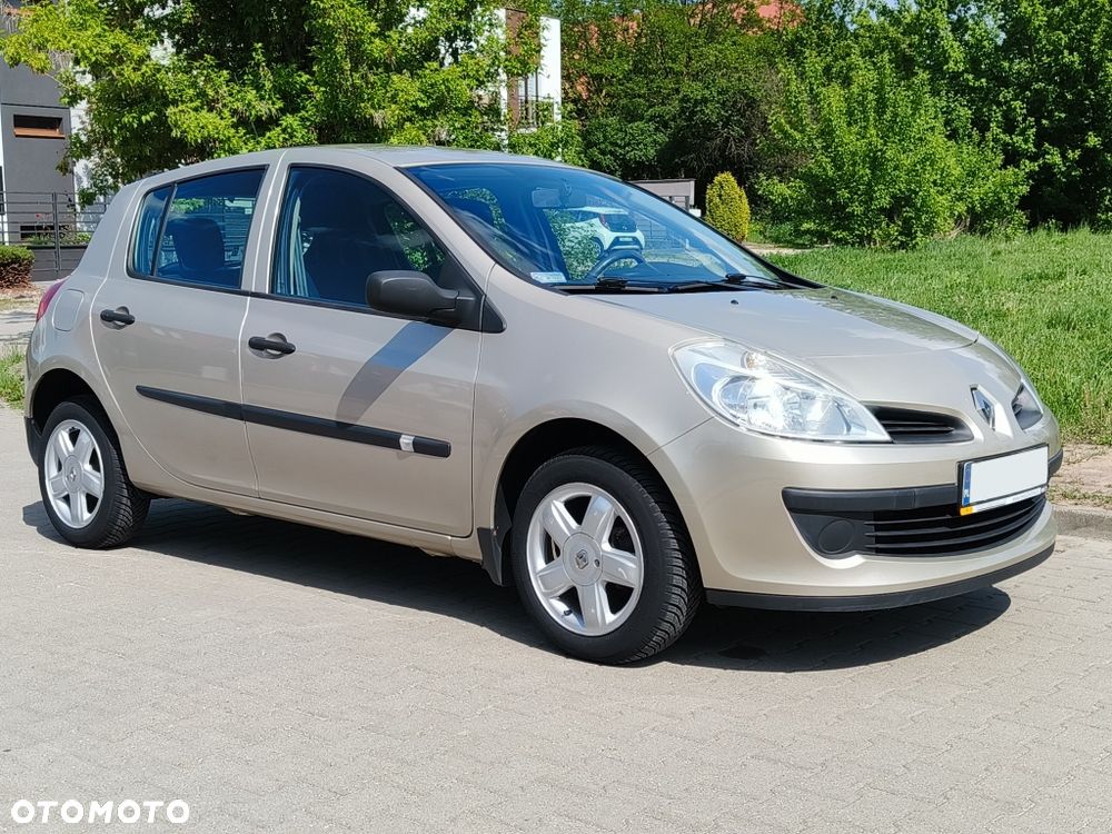 Renault Clio - 1