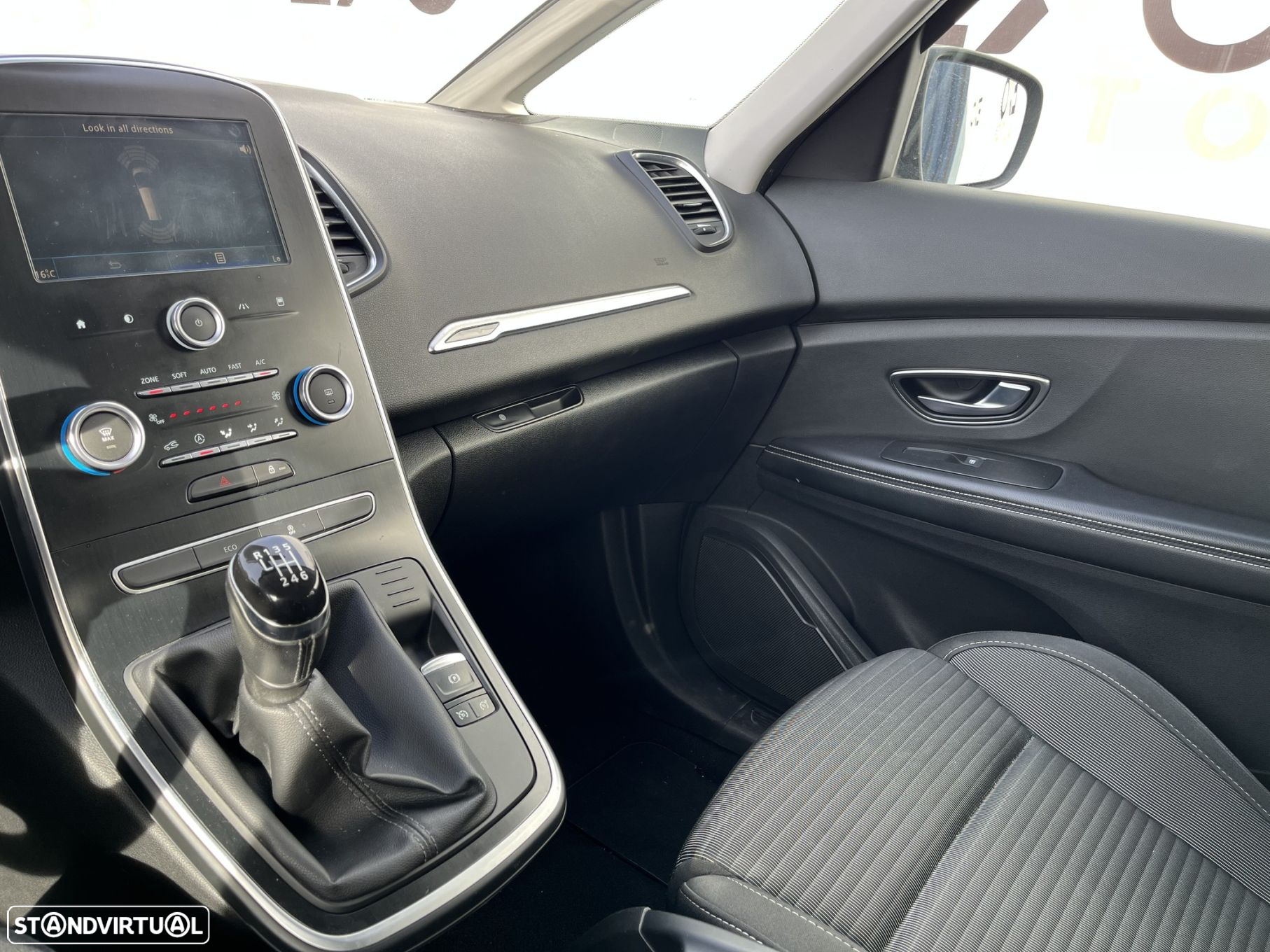 Renault Grand Scénic 1.5 dCi Dynamique S SS - 17