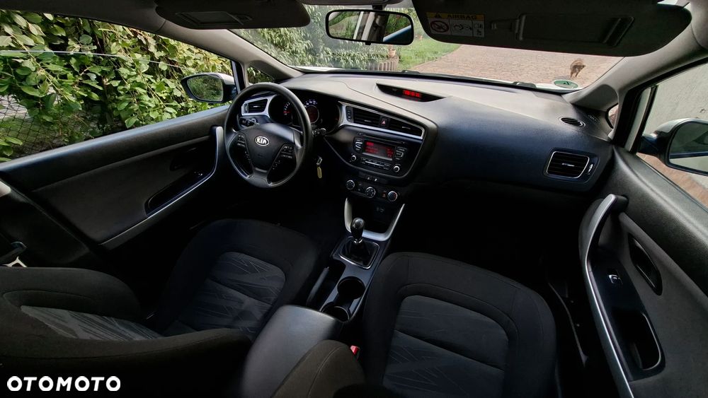 Kia Ceed 1.4 CVVT Attract - 17