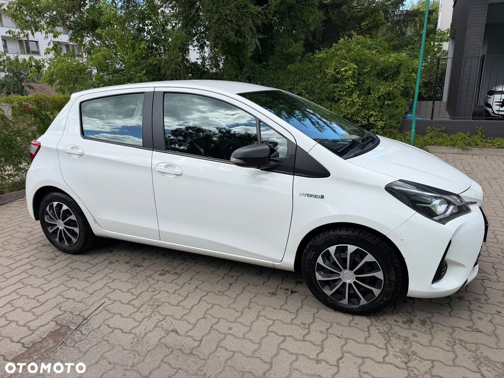 Toyota Yaris Hybrid 100 Active EU6 - 16