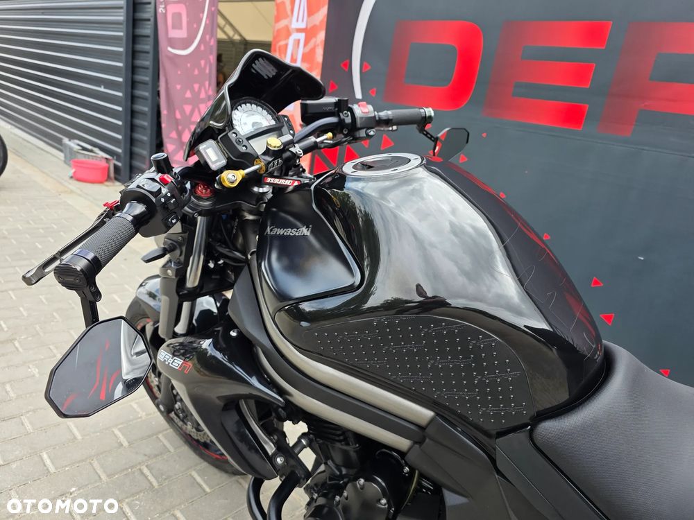 Kawasaki ER - 9