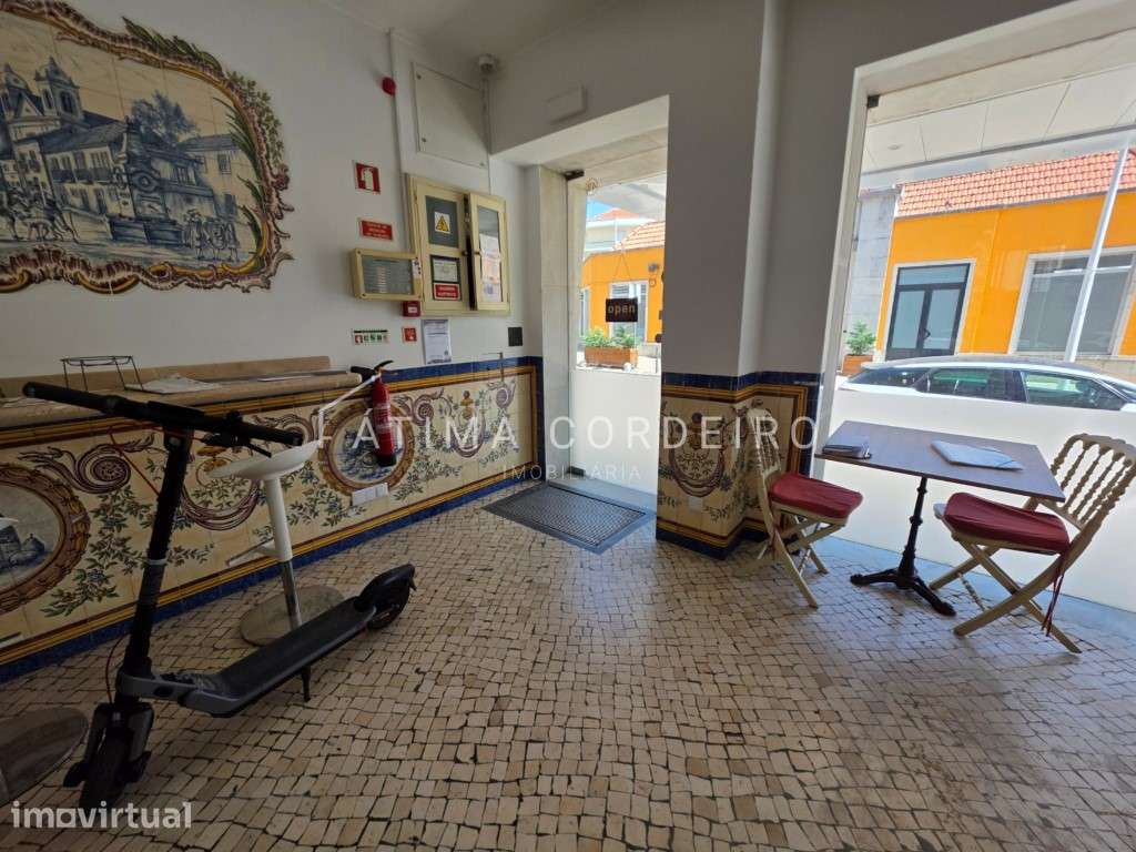 Restaurante/ café snack Bar emblemático no centro de Almada - Grande imagem: 5/32