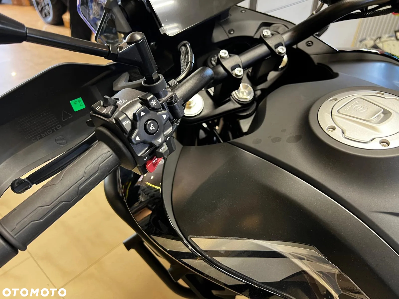 CFMoto MT - 25