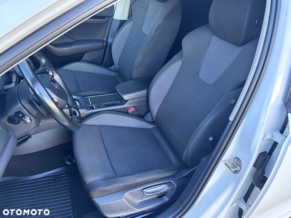Skoda Octavia 2.0 TDI Ambition DSG - 19
