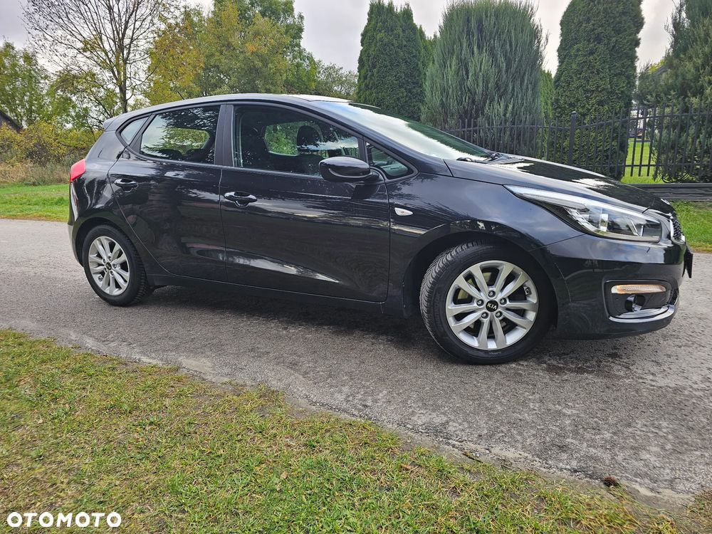 Kia Ceed 1.4 CVVT UEFA EURO 2016 - 22