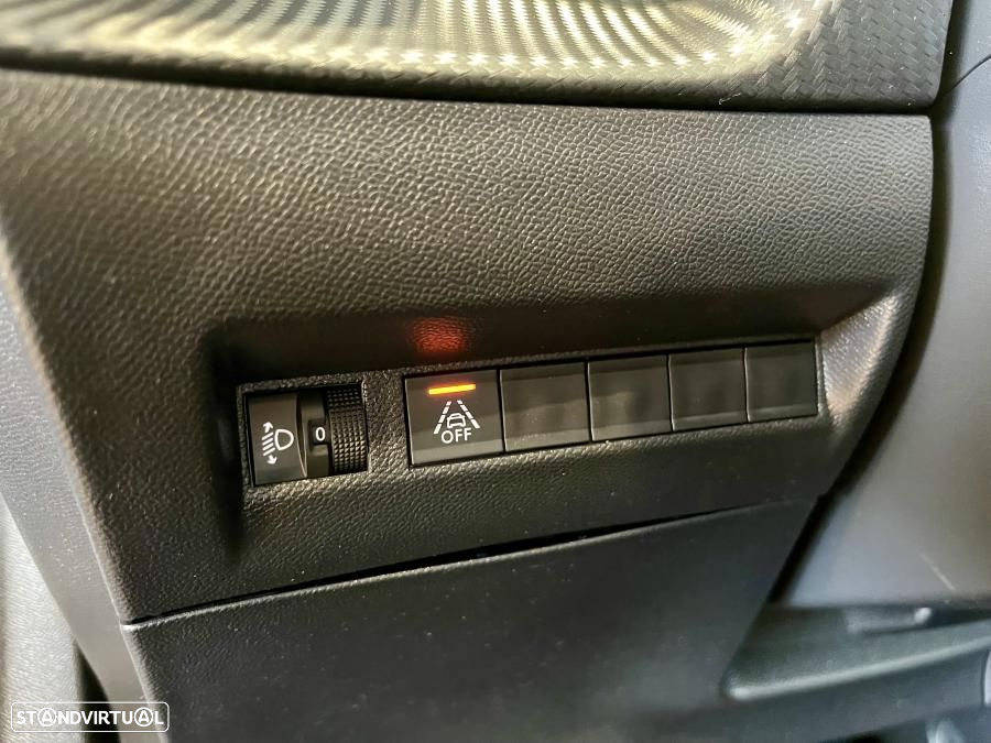 Peugeot 2008 1.2 PureTech Active Pack EAT8 - 13