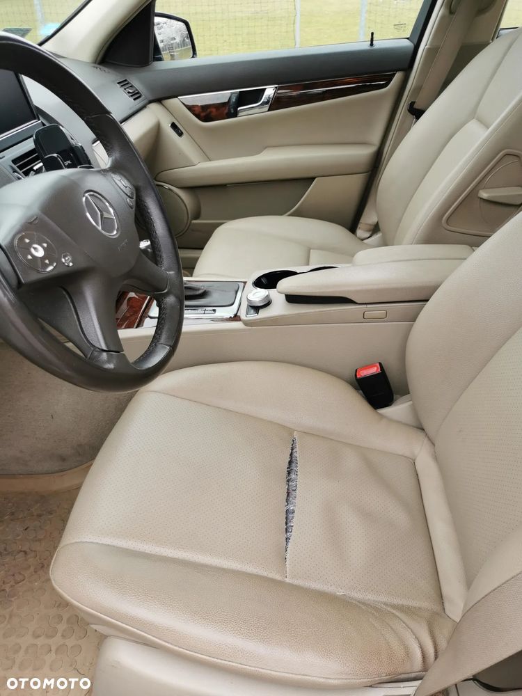 Mercedes-Benz Klasa C 300 4Matic 7G-TRONIC Avantgarde - 30