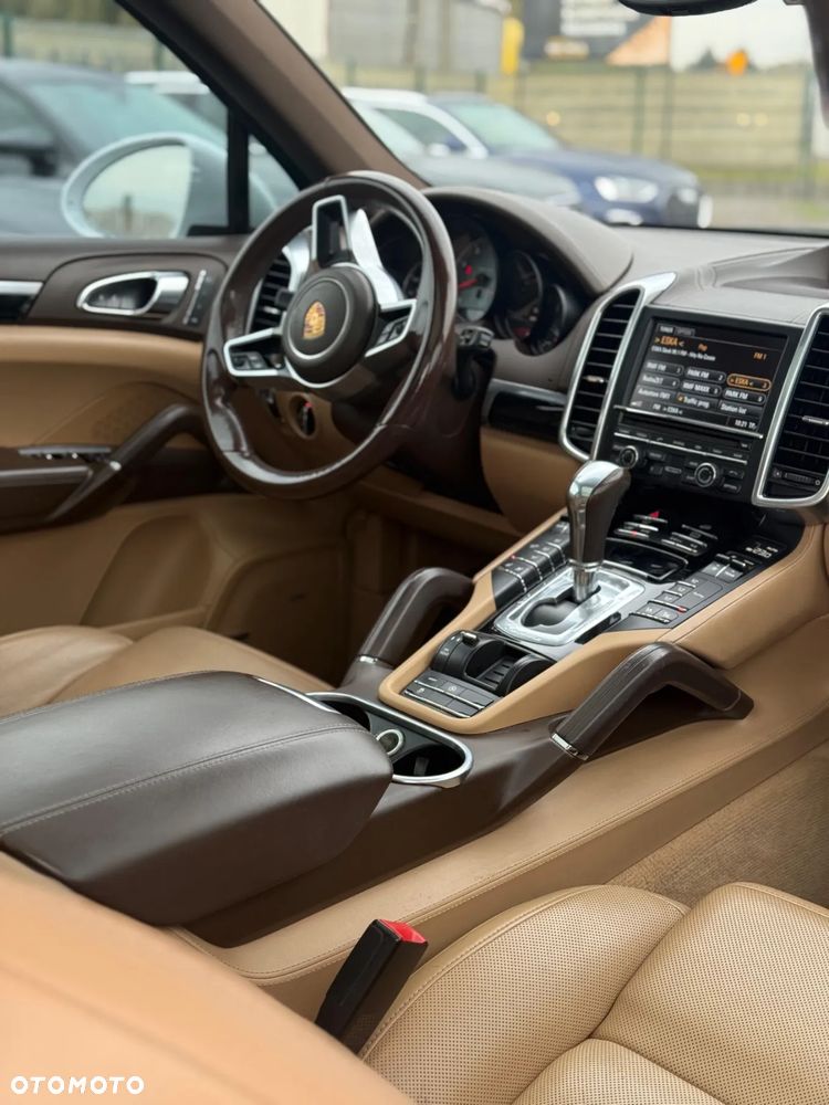 Porsche Cayenne GTS - 16
