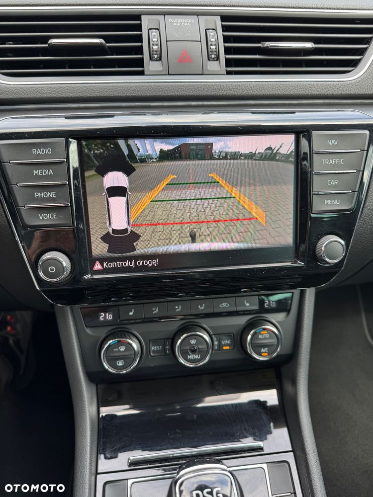 Skoda Superb 2.0 TDI DSG Premium Edition - 33
