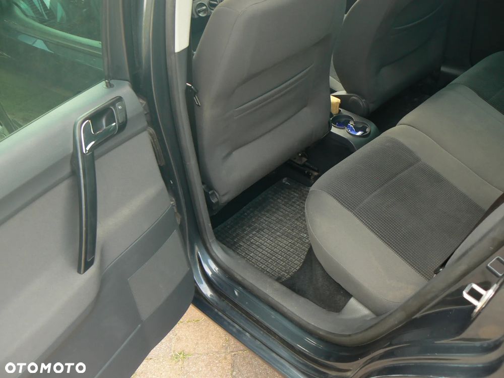 Volkswagen Polo 1.4 16V Trendline - 8