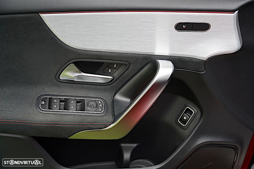 Mercedes-Benz A 250 e AMG Line - 19